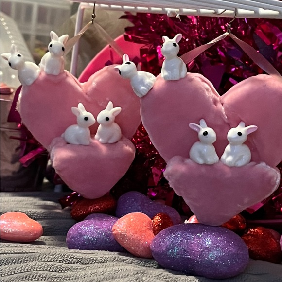Honey Bunny Pink Velvet Earrings 🐇💕 Valentine’s Day - Picture 2 of 3